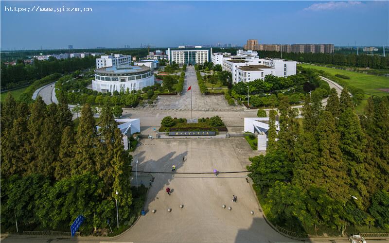 湖北大学知行学院3